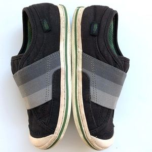 Simple black and gray elastic sneakers size 13